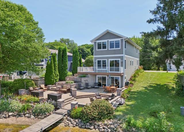 Property at 3362 S Shore Dr, Hubertus, WI 53033, 3 beds, 2 baths