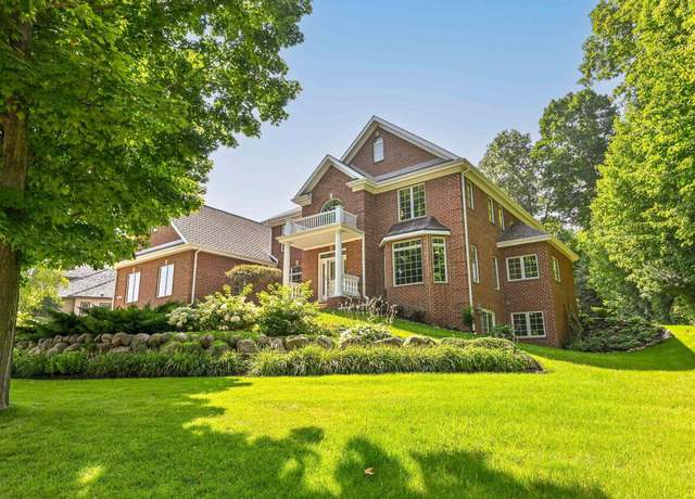 Property at S76W25745 Prairieside Dr, Waukesha, WI 53189, 4 beds, 4.5 baths