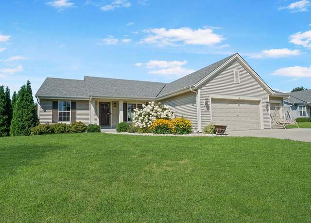 Property at 565 Lambert Dr, Slinger, WI 53086, 4 beds, 3 baths