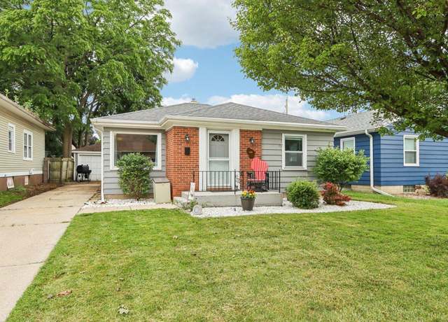 Property at 1104 Lathrop Ave, Racine, WI 53405, 3 beds, 1.5 baths