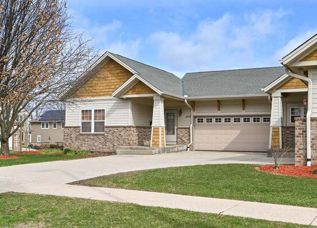 Property at 4042 W Howard Ave Unit 4042, Milwaukee, WI 53221, 2 beds, 2 baths