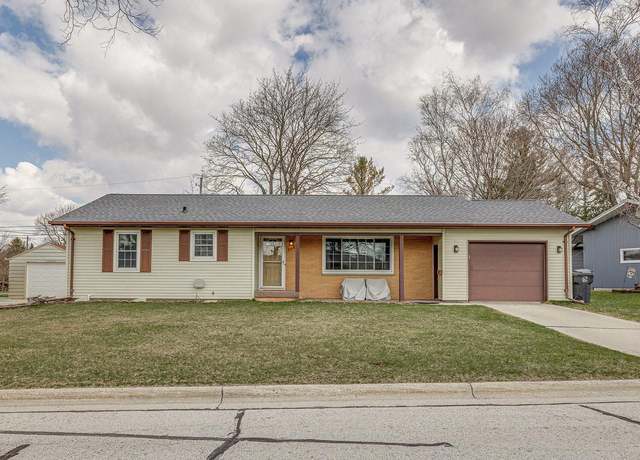 Property at 308 River Hills Dr, Sheboygan Falls, WI 53085, 3 beds, 1.5 baths