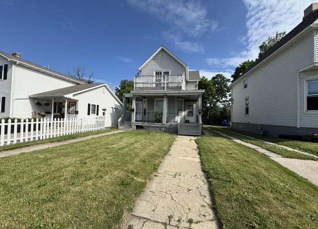 Property at 1634 Washington Ave, Racine, WI 53403, 5 beds, 2 baths