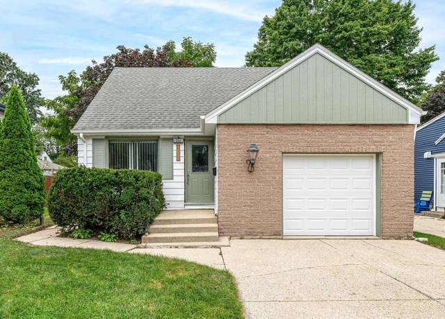 Property at 1009 S 111th Pl, West Allis, WI 53214, 3 beds, 1.5 baths