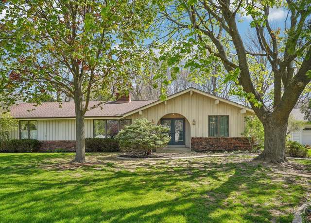 Property at N26W22252 Ridgewood Ln, Waukesha, WI 53186, 3 beds, 3 baths