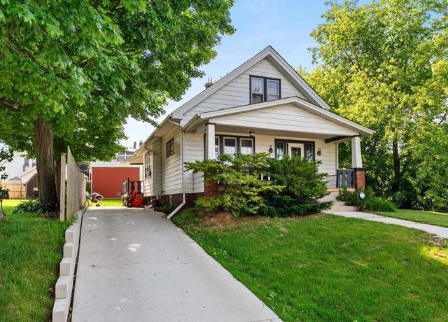 Property at 1014 S 20th St, Manitowoc, WI 54220, 2 beds, 1 bath