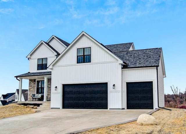 Property at 3725 Olde Howell Rd, Waukesha, WI 53188, 4 beds, 3 baths