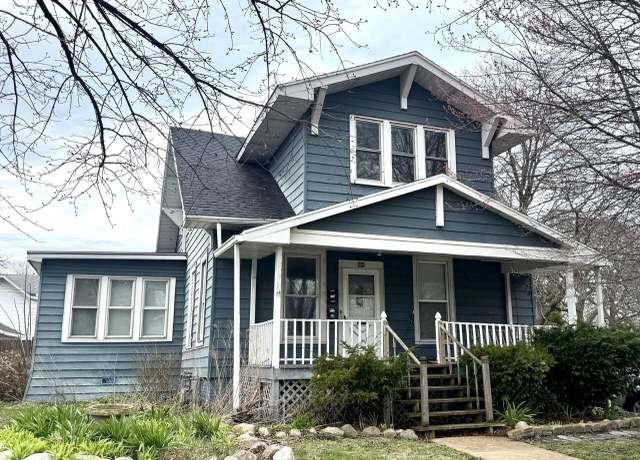 Property at 904 72nd St, Kenosha, WI 53143, 3 beds, 2 baths