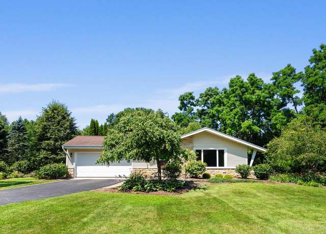 Property at 10615 N Oconnell Ln, Mequon, WI 53097, 3 beds, 1.5 baths
