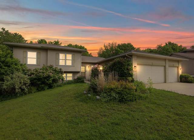 Property at 2432 Forest Hill Ct, Waukesha, WI 53188, 4 beds, 3.5 baths