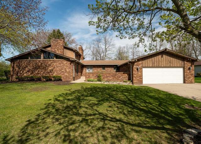 Property at 9 Sandalwood Ct, Wind Point, WI 53402, 4 beds, 3.5 baths