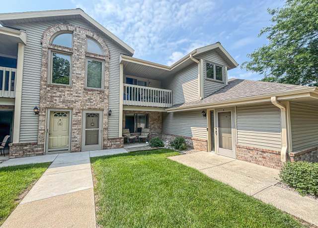 Property at 2112 Woodburn Rd Unit D, Waukesha, WI 53188, 2 beds, 2 baths