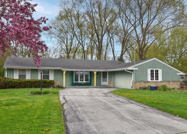 Property at 21710 Astolat Dr, Brookfield, WI 53045, 3 beds, 2 baths