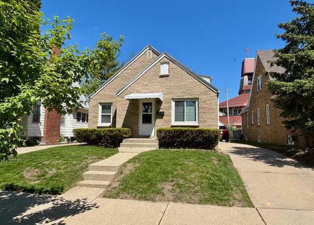 Property at 206 N 77th St, Milwaukee, WI 53213, 3 beds, 1 bath
