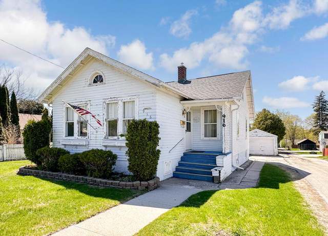 Property at 916 N 22nd St, Manitowoc, WI 54220, 3 beds, 1 bath