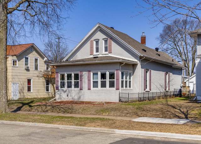 Property at 1607 Adams St, La Crosse, WI 54601, 3 beds, 2 baths