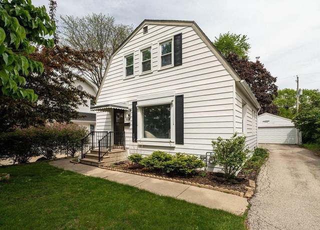 Property at 604 N 99th St, Wauwatosa, WI 53226, 3 beds, 1.5 baths