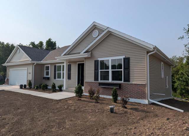 Property at 125 Vista Del Parco Dr, Sullivan, WI 53178, 3 beds, 2 baths