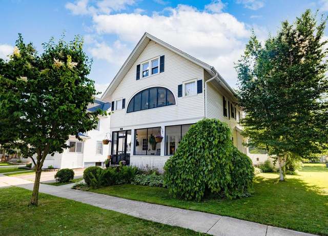 Property at 622 Grant St, Fort Atkinson, WI 53538, 3 beds, 1.5 baths