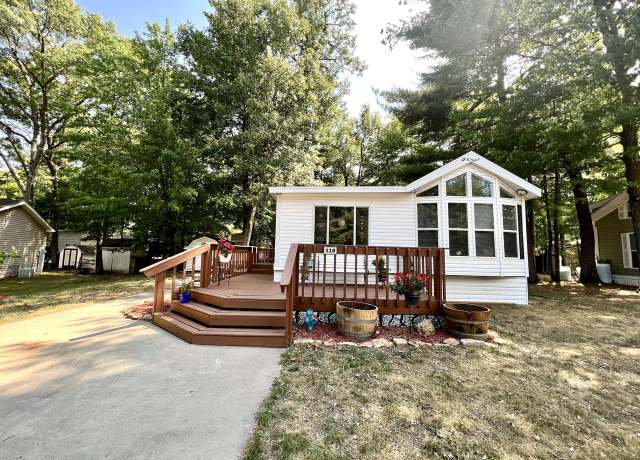 Property at 118 Arbor Dr, Lake Delton, WI 53940, 1 bed, 2 baths