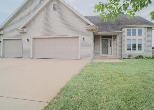 Property at 1405 Stoneridge Dr, Watertown, WI 53098, 4 beds, 3.5 baths
