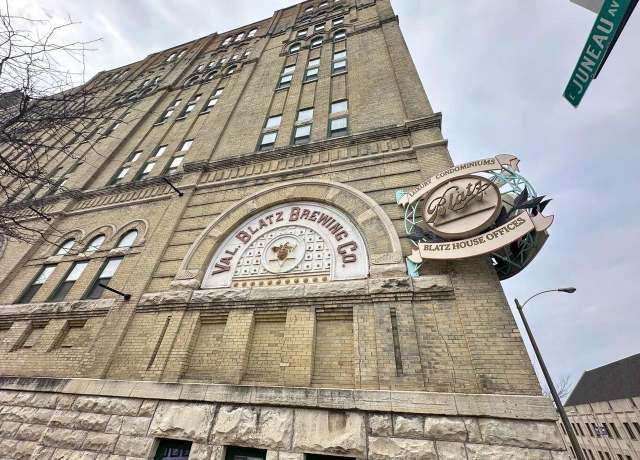 Property at 270 E Highland Ave #642, Milwaukee, WI 53202, 2 beds, 1.5 baths