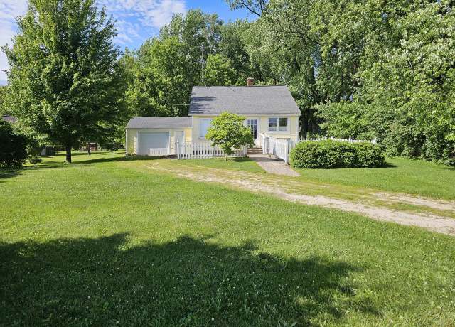 Property at 8906 North Ave, Cleveland, WI 53015, 2 beds, 1 bath