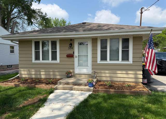 Property at 334 Palmer St, Waukesha, WI 53188, 3 beds, 1 bath