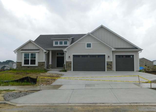 Property at 403 W Sparrow Way, Grafton, WI 53024, 3 beds, 2.5 baths