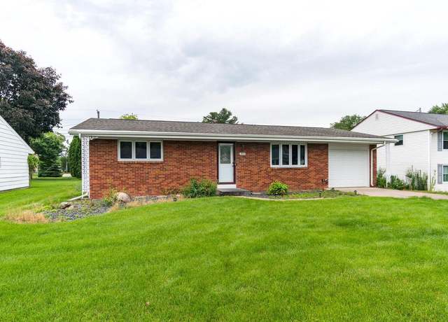 Property at 2922 31st Street South St, La Crosse, WI 54601, 3 beds, 2 baths