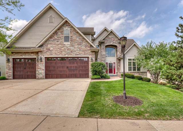 Property at 1826 Stonebridge Rd, Waukesha, WI 53188, 4 beds, 3.5 baths