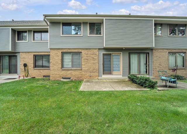 Property at 4869 S 19th St, Milwaukee, WI 53221, 3 beds, 1.5 baths