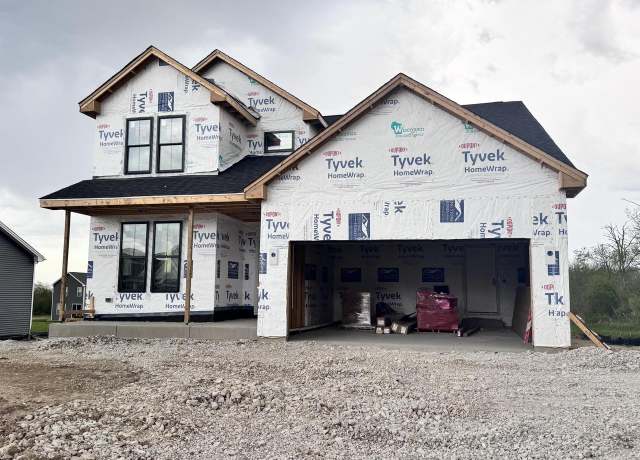 Property at 3907 19th St, Kenosha, WI 53144, 4 beds, 2.5 baths
