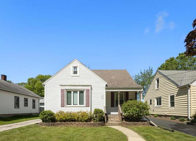 Property at 216 Tenny Ave #218, Waukesha, WI 53186, 3 beds, 2.5 baths