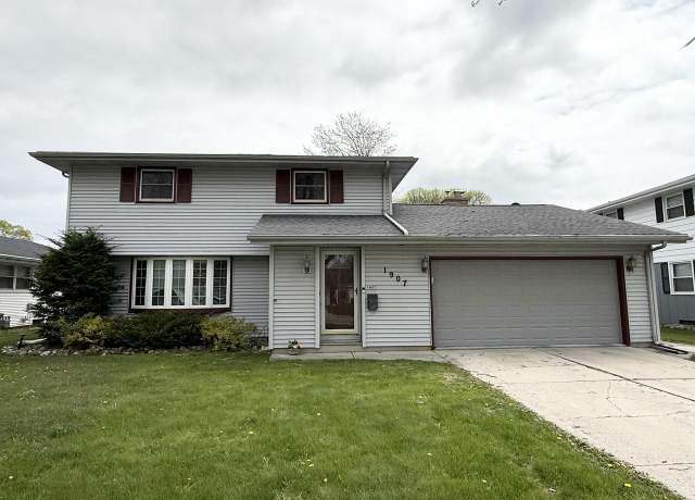 Property at 1907 N 27th Pl, Sheboygan, WI 53081, 4 beds, 1.5 baths