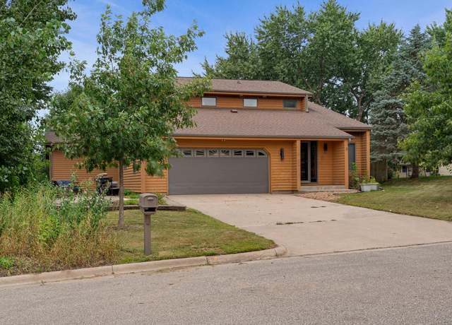 Property at 1009 Sunrise Ct, Onalaska, WI 54650, 4 beds, 3.5 baths