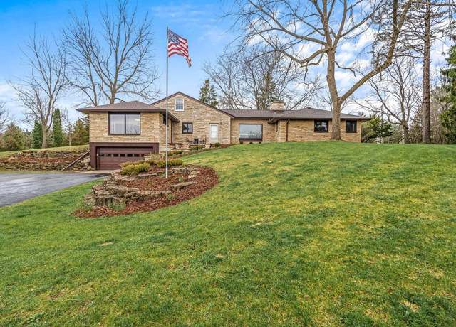 Property at N13W28061 Cloverleaf Ct, Pewaukee, WI 53072, 4 beds, 3 baths