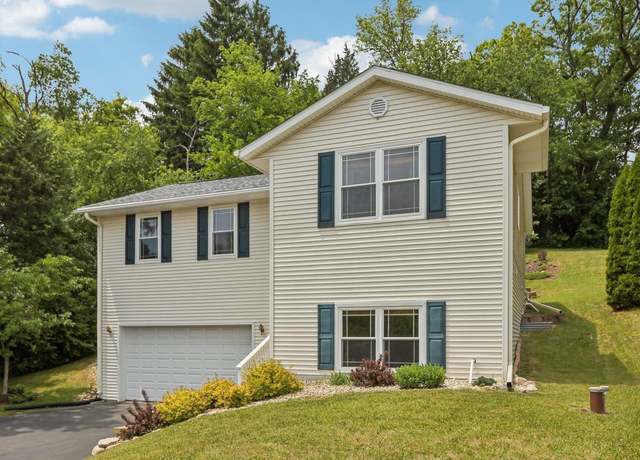 Property at 34116 Valley Dr, Burlington, WI 53105, 4 beds, 3 baths