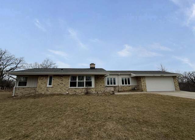 Property at W319S1381 State Road 83, Delafield, WI 53018, 3 beds, 2 baths