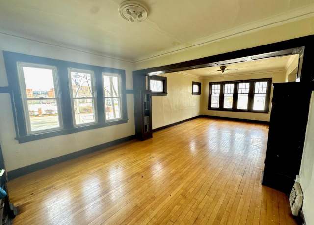 Property at 3429 W Juneau Ave #3431, Milwaukee, WI 53208, 4 beds, 2 baths