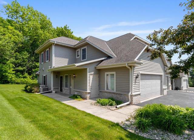 Property at 954 Autumn Ridge Ln, Hartford, WI 53027, 3 beds, 2 baths