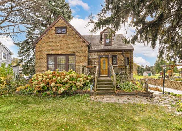 Property at 2017 N Green Bay Rd, Mount Pleasant, WI 53405, 4 beds, 3.5 baths
