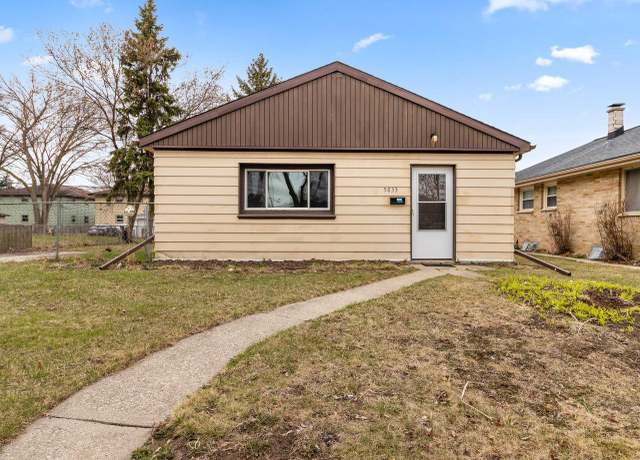Property at 5833 N 75th St, Milwaukee, WI 53218, 3 beds, 1 bath