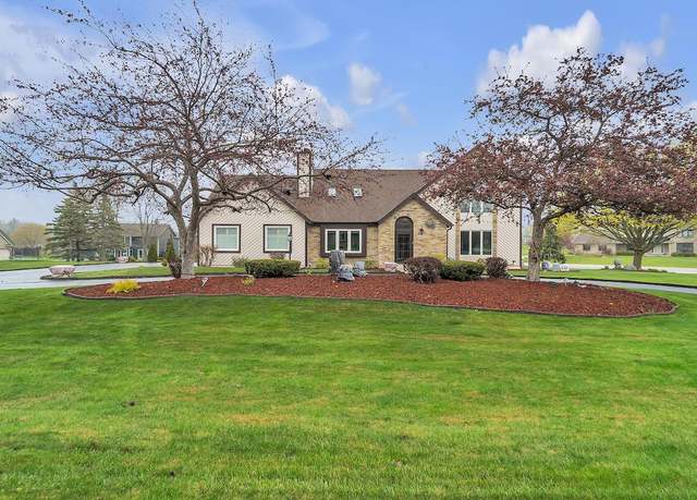 Property at 3139 Rudolph Dr, Racine, WI 53406, 4 beds, 3 baths