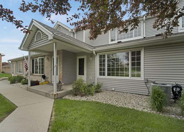 Property at 10380 W Whitnall Edge Cir Unit F, Franklin, WI 53132, 2 beds, 2.5 baths