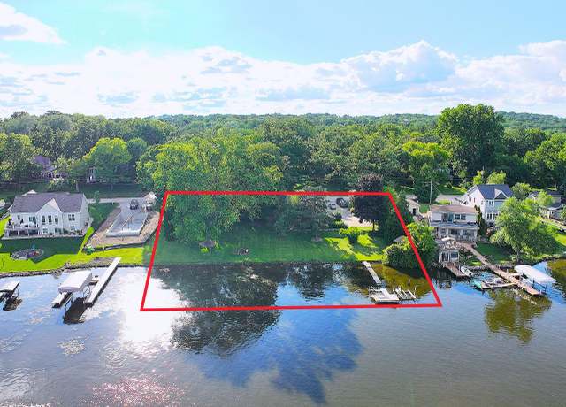 Property at 4757 Riverside Rd, Waterford, WI 53185, 5 beds, 2.5 baths