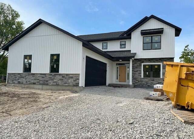 Property at 15525 67th St, Kenosha, WI 53142, 4 beds, 2.5 baths