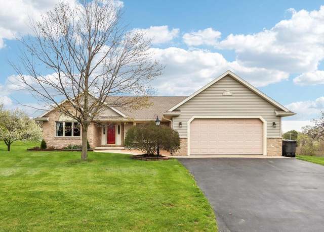 Property at 633 Mohr Cir, Waterford, WI 53185, 3 beds, 2 baths