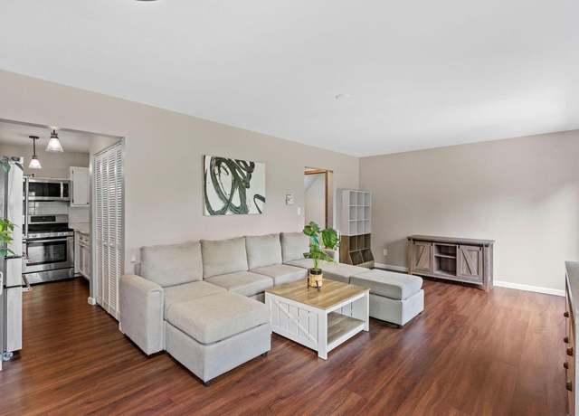 Property at 4830 S 19th St, Milwaukee, WI 53221, 3 beds, 1.5 baths