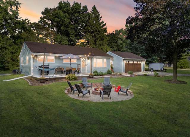 Property at S82W13212 Acker Dr, Muskego, WI 53150, 3 beds, 1 bath